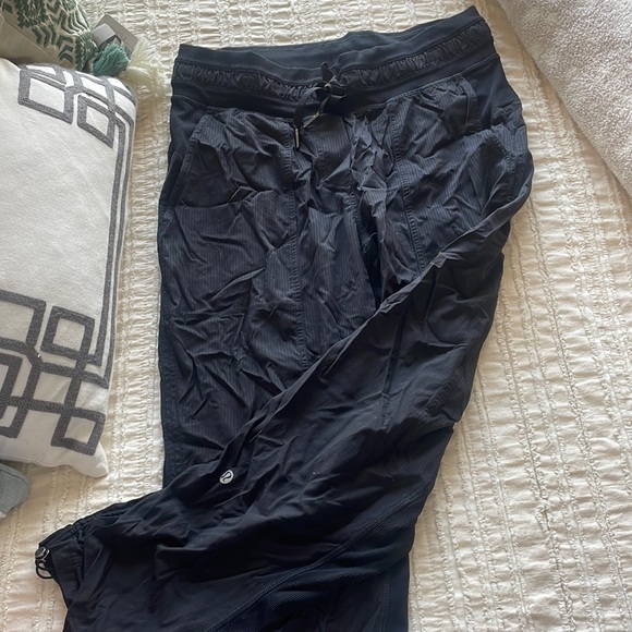 Lululemon dance studio cropped - Picture 1 of 1